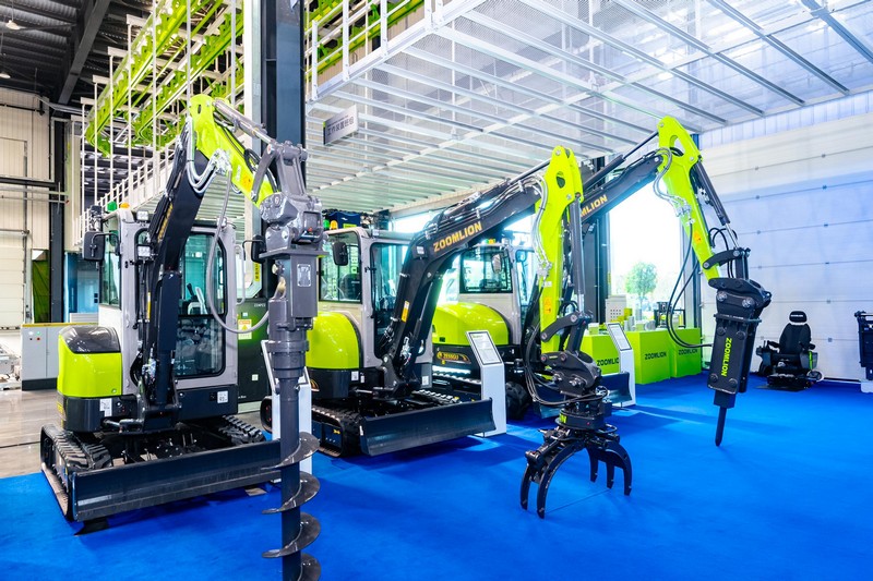 Zoomlion hosts the new compact earthmoving equipment exhibition&global distributor conference