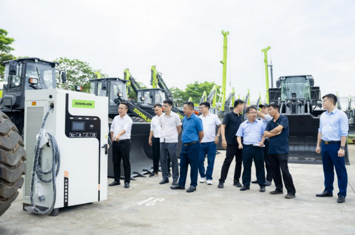Zoomlion Unveils New-Generation Earthmoving Equipment in Vietnam