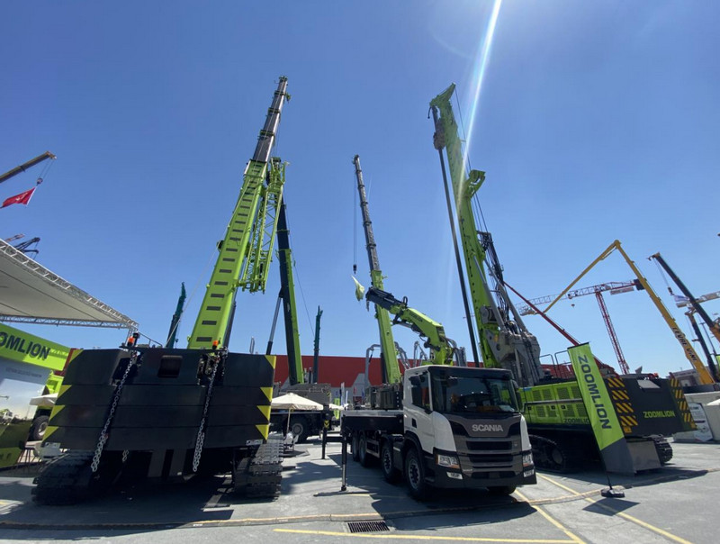 Center of Attention! Zoomlion's High-end Equipment Stuns at KOMATEK Turkey