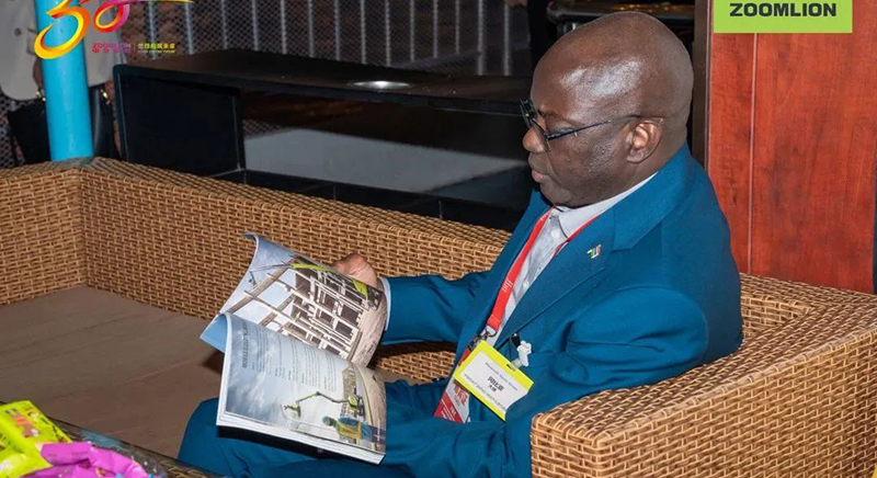 Technology Salutes to the New Era! Foreign Diplomats Visit ZOOMLION