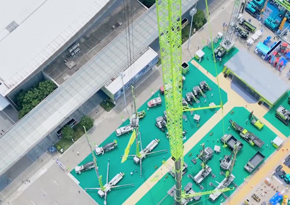 Zoonlion's Industry-First 2400-Ton All-Terrain Crane