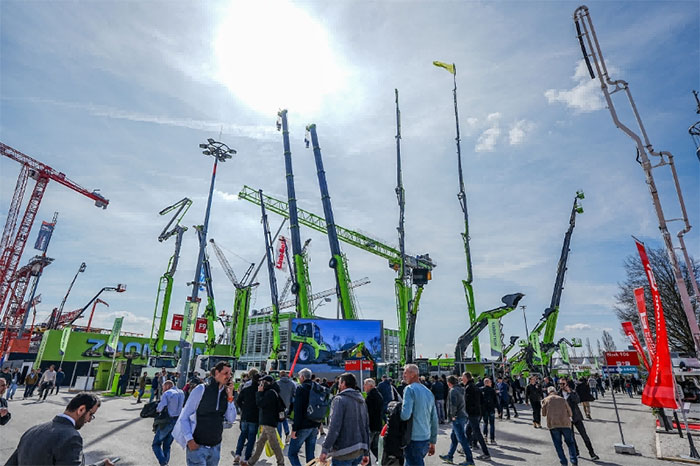 Global Customers Praise Chinese Intelligent Manufacturing: Zoomlion Wins Success at Bauma 2025