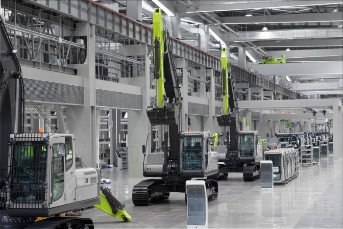 Leading the Way! Zoomlion Sets a New National Benchmark for Intelligent Manufacturing
