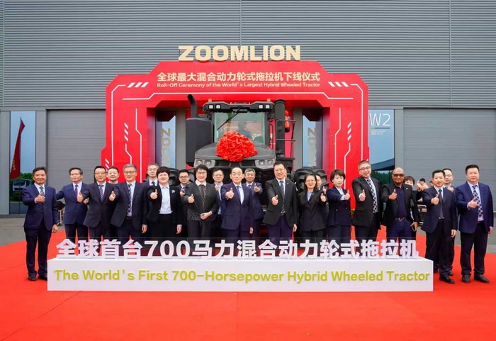 ZOOMLION Unveils the World’s Most Powerful Hybrid Wheeled Tractor DX7004