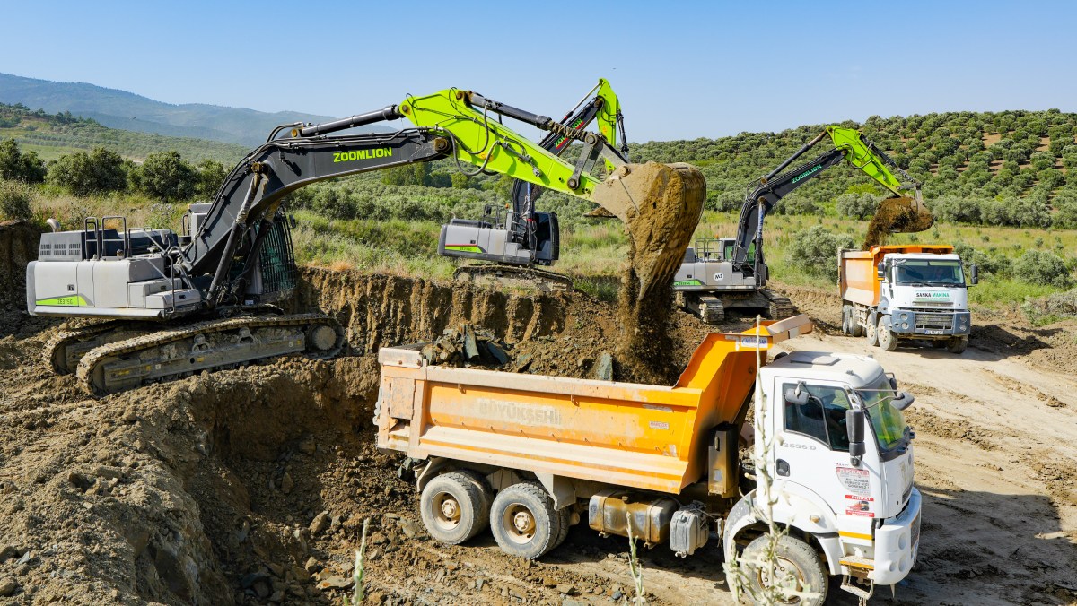 Zoomlion Large Excavator ZE375G at Hatay, Turkey