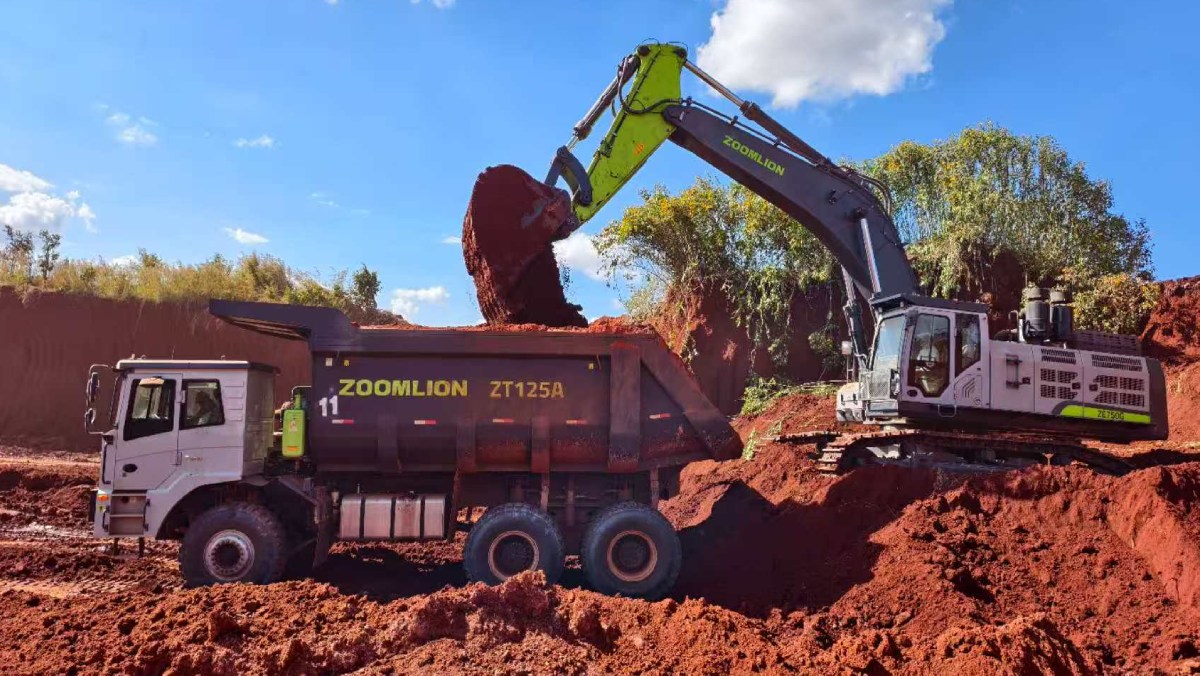 Zoomlion Large Excavator ZE750G at the Democratic Republic of the Congo
