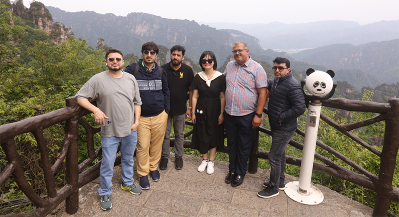 Technology Salutes to the New Era | Guests’Visit in Zhangjiajie