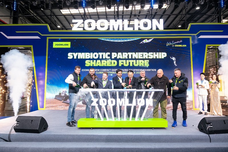 Zoomlion hosts the new compact earthmoving equipment exhibition&global distributor conference