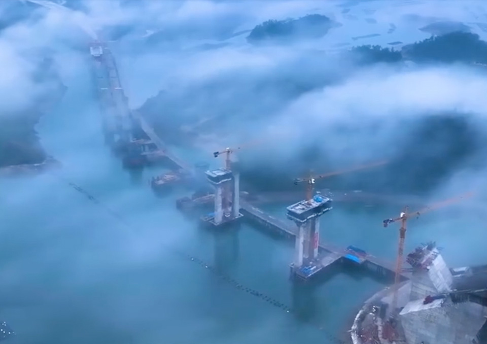 ZOOMLION Tower Crane Helps Build Guangxi's Longest Sea-Crossing Bridge