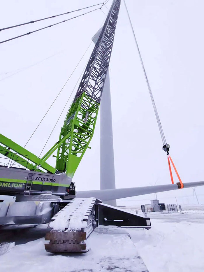 Zoomlion's ZCC13000 Crawler Crane Assists Wind Power Lifting in Kazakhstan