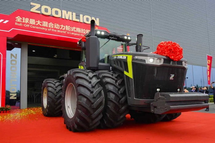 ZOOMLION Unveils the World’s Most Powerful Hybrid Wheeled Tractor DX7004