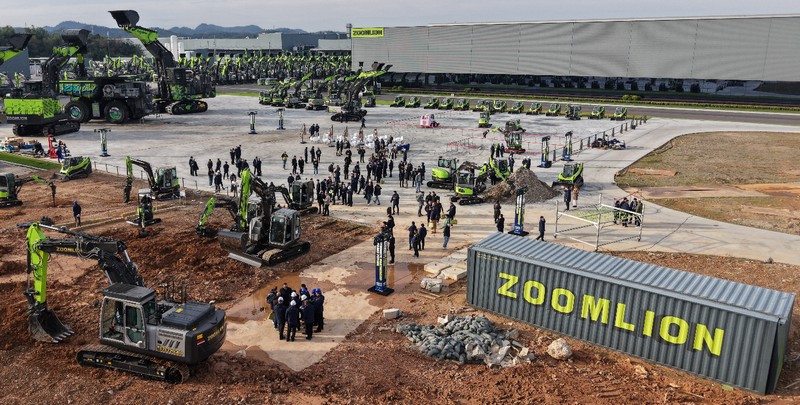 Zoomlion hosts the new compact earthmoving equipment exhibition&global distributor conference