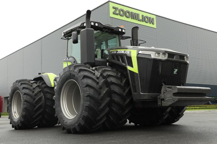 ZOOMLION Unveils the World’s Most Powerful Hybrid Wheeled Tractor DX7004