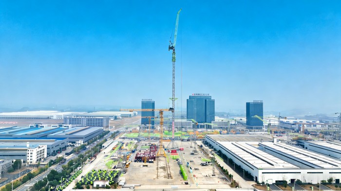 Zoomlion Unveils the World's Tallest and Largest Wind Turbine Tower Crane and Comprehensive Wind Farm Lifting Solution