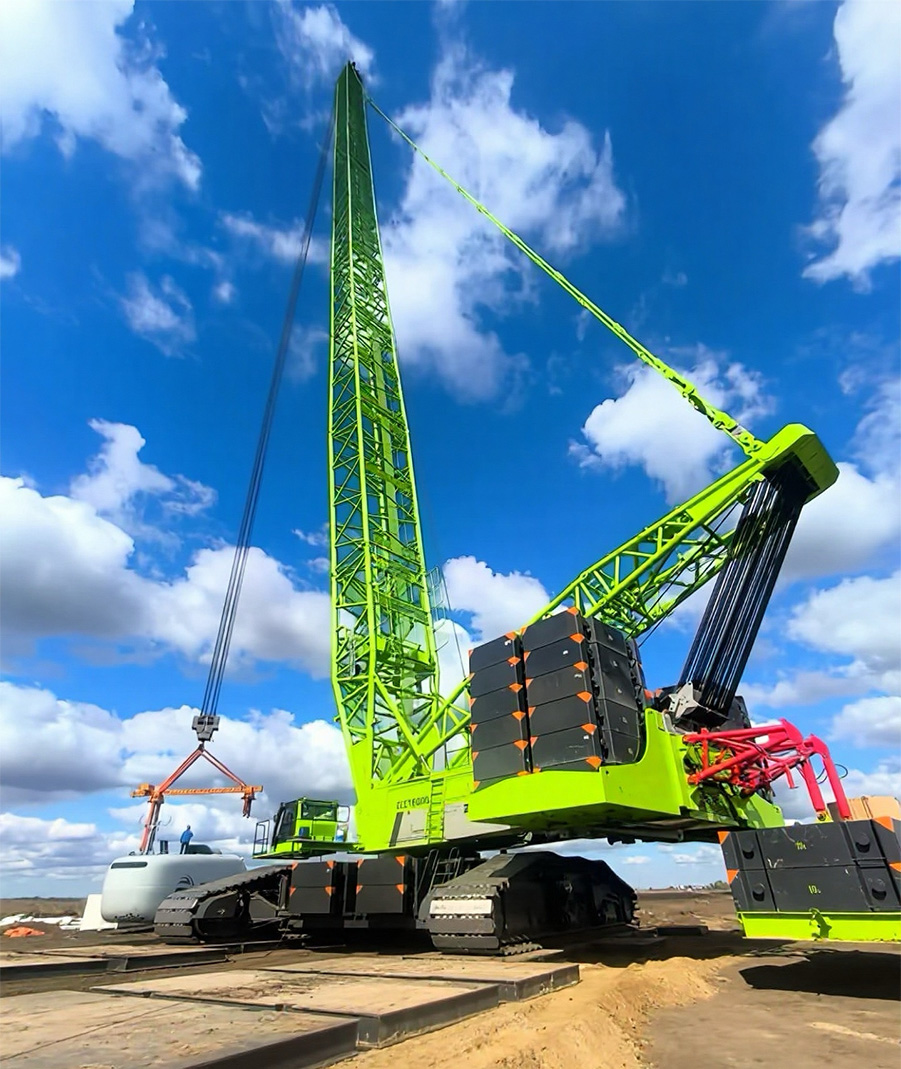 Zoomlion's ZCC16000 crawler crane assists in the construction of wind power project in Uzbekistan