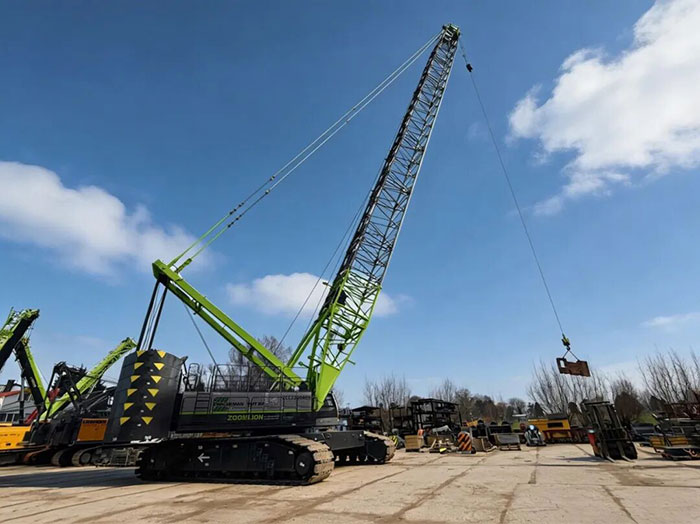 Zoomlion's ZCC2200AE5 Crawler Crane Officially Enters the EU Market