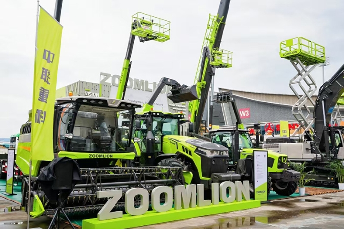 Zoomlion Showcases Advanced Equipment and Localized Solutions at the 4th China-Africa Economic and Trade Expo to Drive D