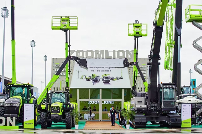 Zoomlion Showcases Advanced Equipment and Localized Solutions at the 4th China-Africa Economic and Trade Expo to Drive D