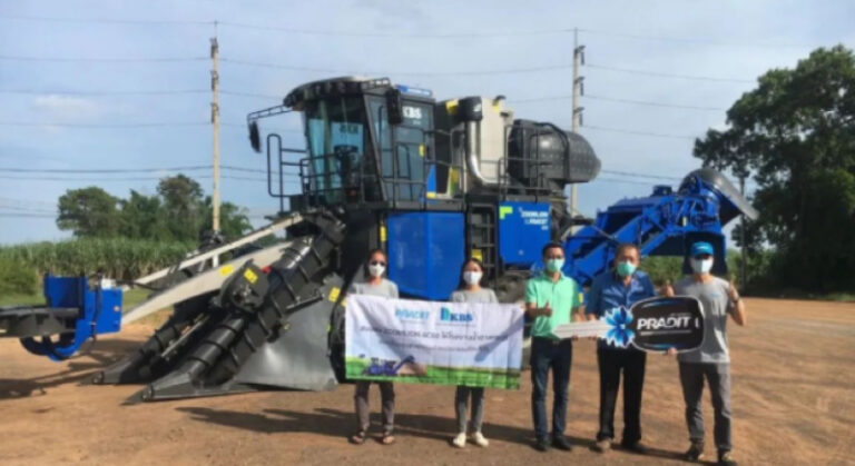 News in Chinese New Year丨Zoomlion's Tractor Delivered to the World's Largest Sugar Manufacturer