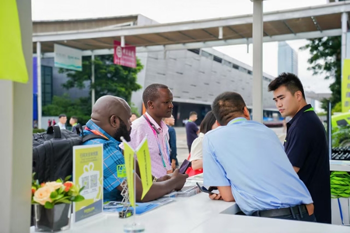 Zoomlion Showcases Advanced Equipment and Localized Solutions at the 4th China-Africa Economic and Trade Expo to Drive D