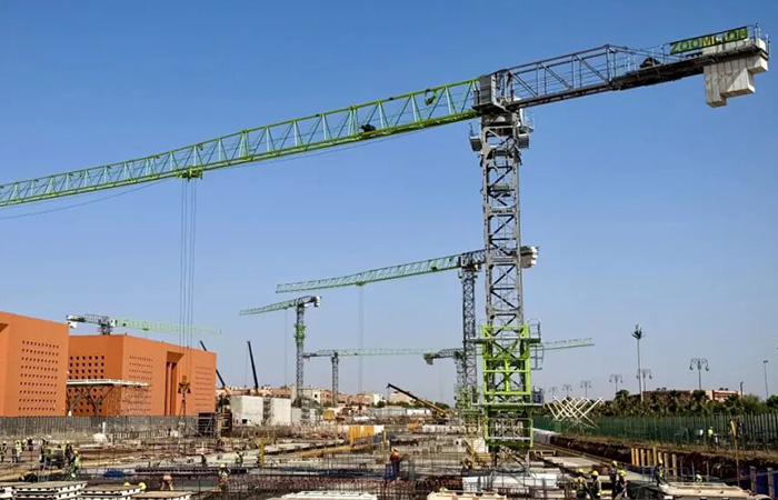 Zoomlion tower cranes assist in the construction of a local higher education institution in Morocco.