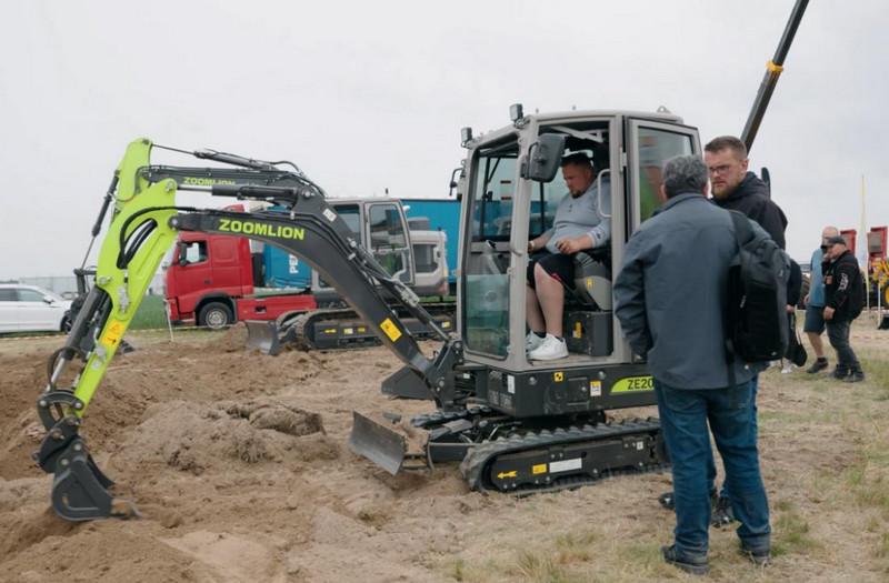 Zoomlion Earthmoving Machinery Shines at Poland’s Largest Construction Machinery Exhibition