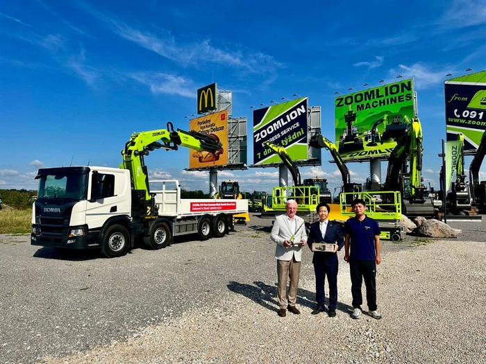 Zoomlion Delivers its First Germany-Made Knuckle Boom Crane, Strengthening European Localization Strategy