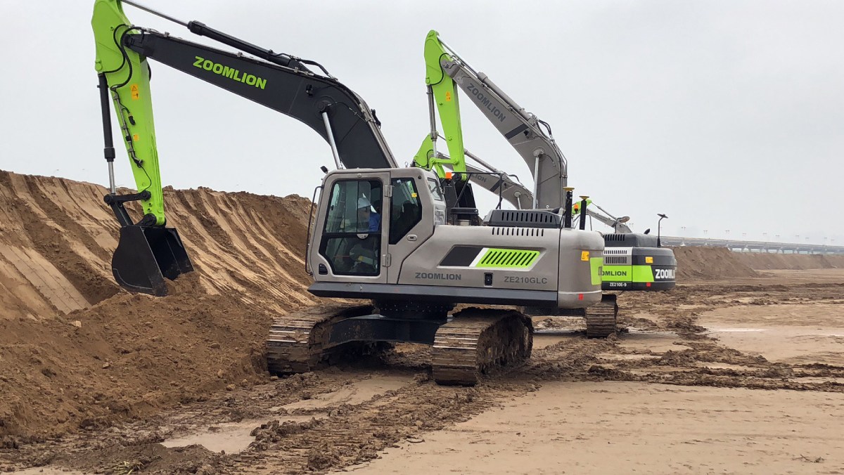 Zoomlion Medium Excavator ZE210GLC in mideast area