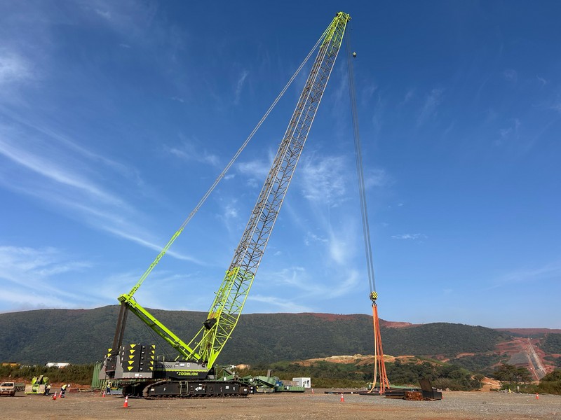 Zoomlion delivers large-tonnage cranes to the Simandou iron ore mine