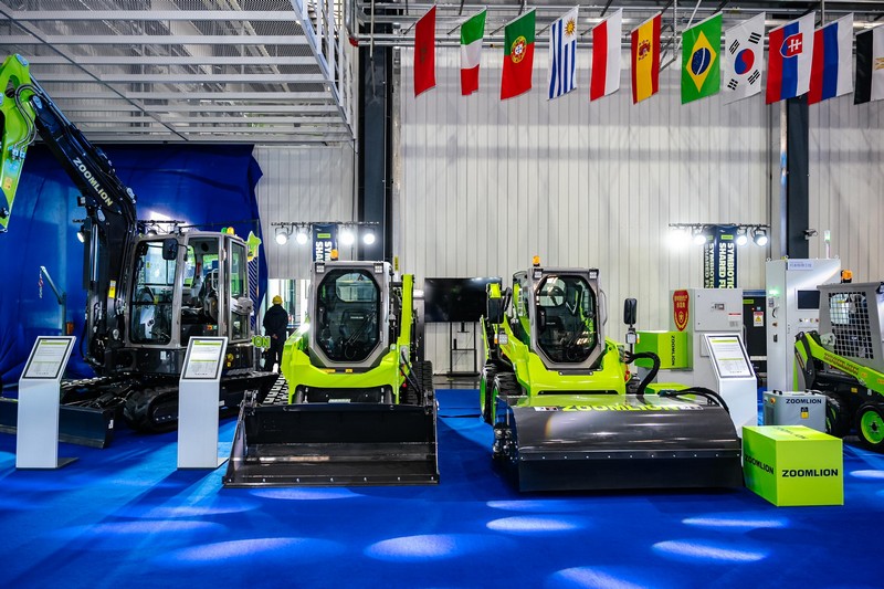 Zoomlion hosts the new compact earthmoving equipment exhibition&global distributor conference