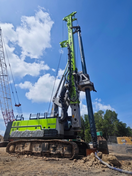 Zoomlion’s rotary drilling rig ZR255R helps upgrade of the Pan Borneo Highway in Sabah, Malaysia