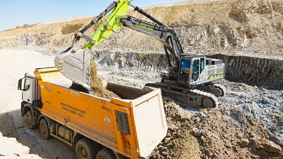 Zoomlion Large Excavator ZE500G at Ankara-Yozgat-Sefaatli High-Speed Railway Project, Turkey