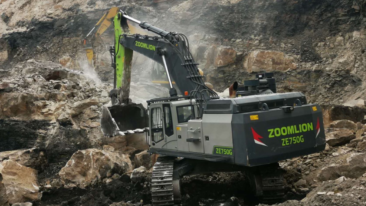 Zoomlion Large Excavator ZE750G Works in Mining Areas in South Africa