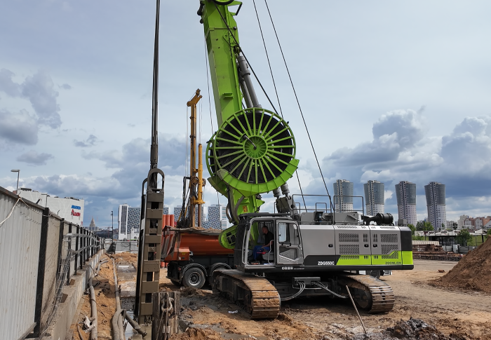 Zoomlion ZDG550C Hydraulic Grab Helps Client Finish 10 Days Ahead of Schedule, Earning High Praise for Efficiency