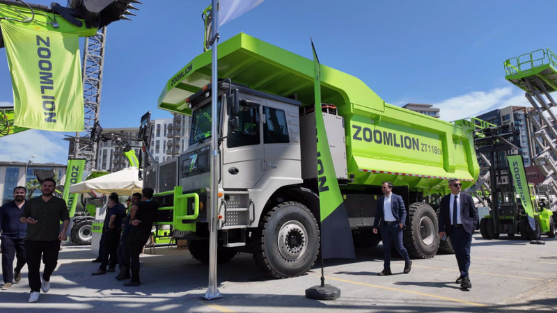 Center of Attention! Zoomlion's High-end Equipment Stuns at KOMATEK Turkey